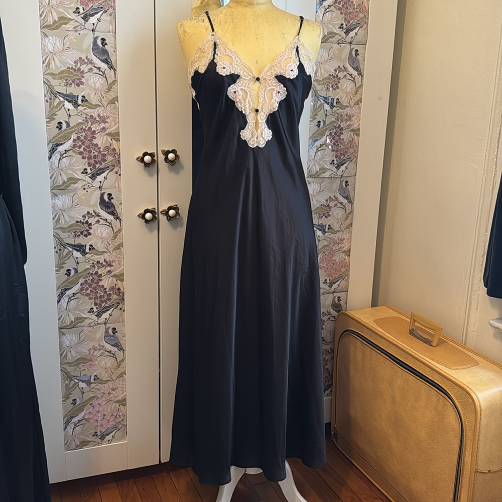 Vintage Black & Lace Peignoir Nightgown by Naughty & Nice Barbi Benton Intimates - Picture 5 of 10